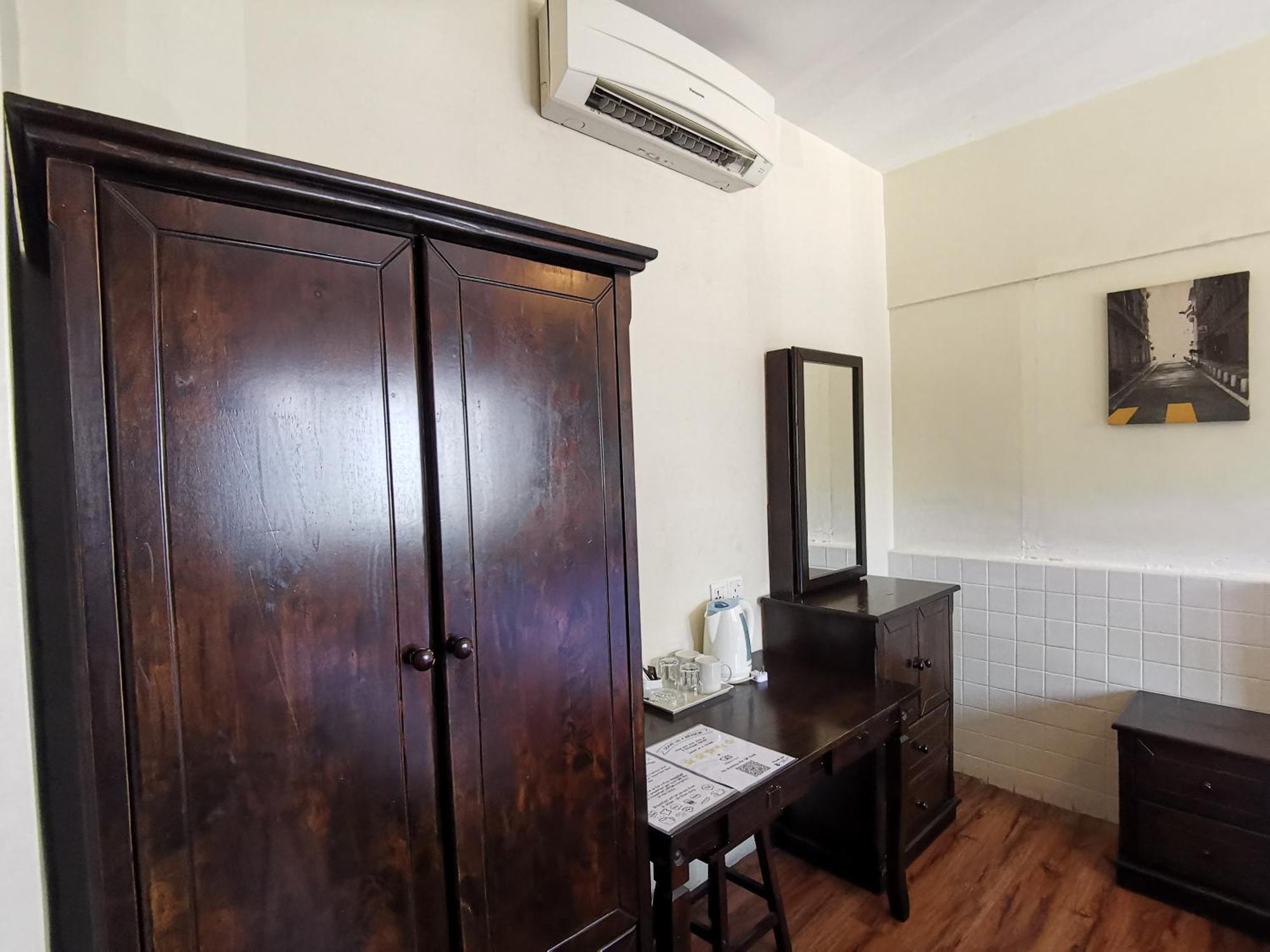 Отель 8 Boutique By The Sea Tanjung Tokong Экстерьер фото